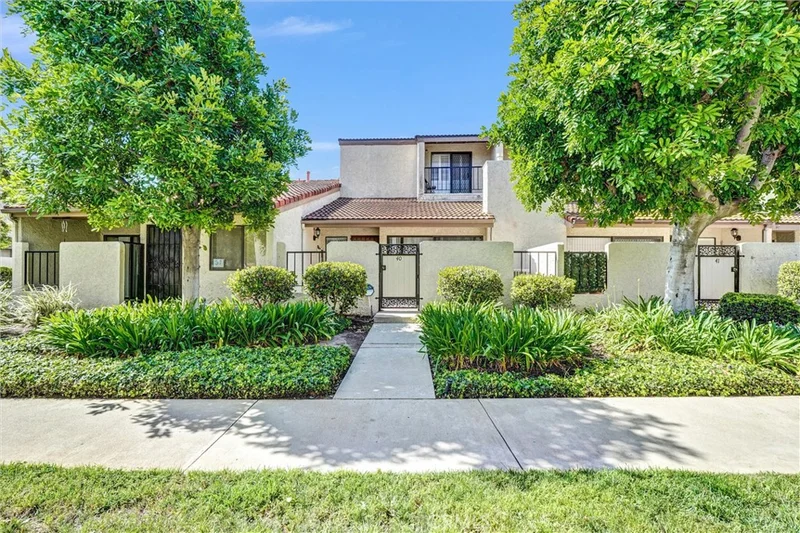 Photo 2 of 18136 Oxnard Street 40