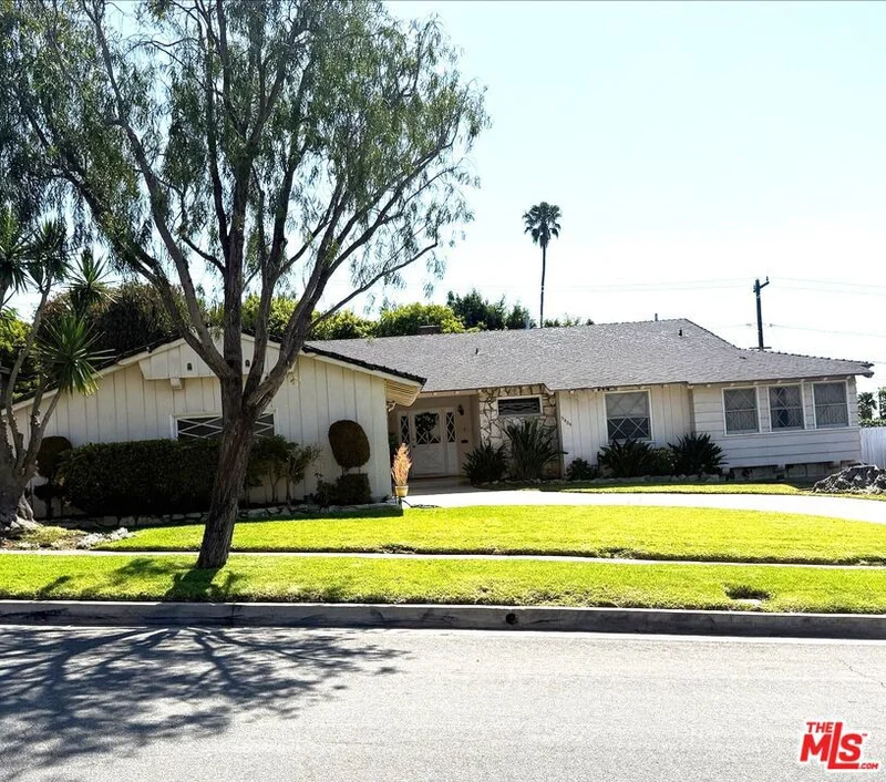 5404 S Corning Avenue, Los Angeles, CA 90056