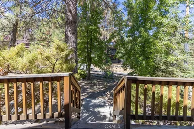 2220 Symonds photo 2