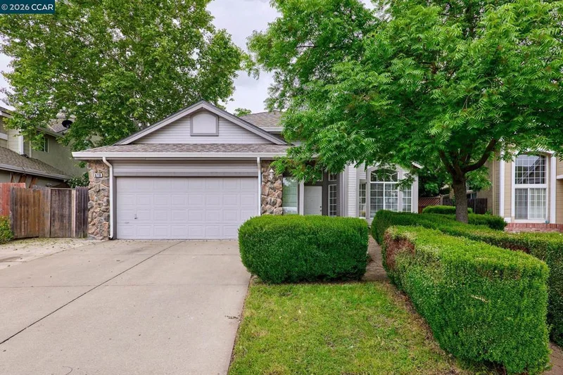 8718 La Crosse Way, Sacramento, CA 95823