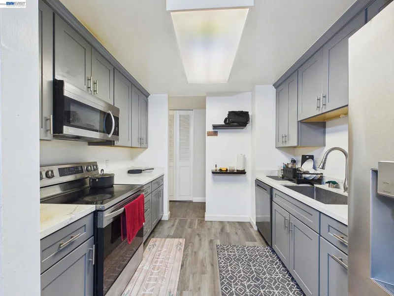 Photo 2 of 1750 Halford Ave 211