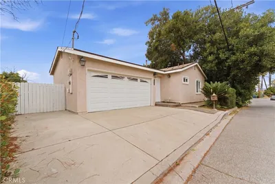 5211 Calatrana Drive photo 2