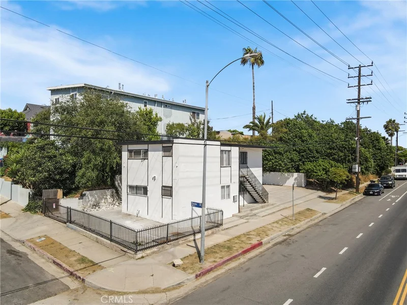 3155 8th, Los Angeles, CA 90023