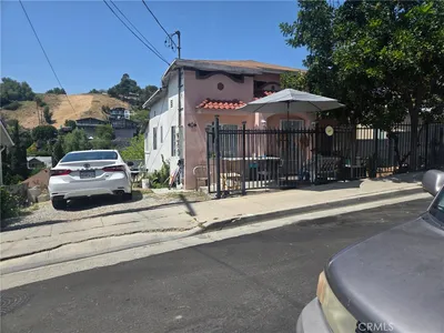 523521 Clifton St