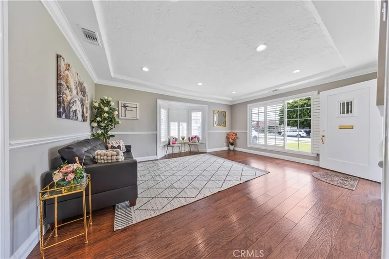 Photo 2 of 927 Montecito