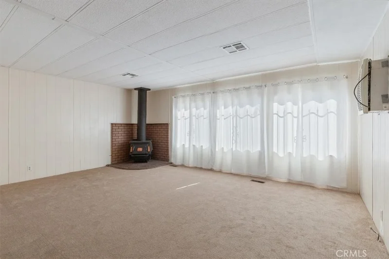 733 Haley Way photo 2