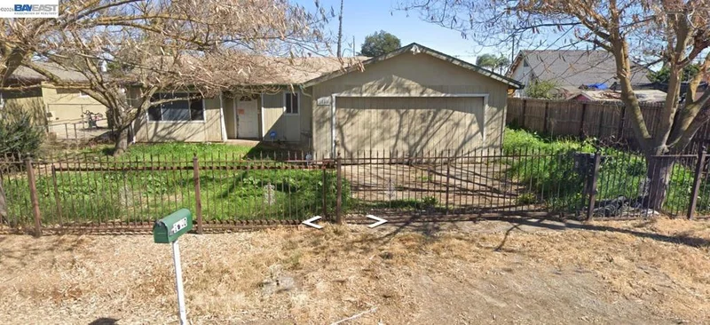 1040 S Dawes Ave, Stockton, CA 95215