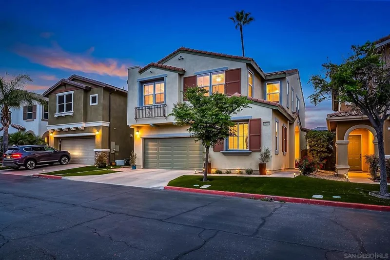 10062 Day Creek Trl, Santee, CA 92071