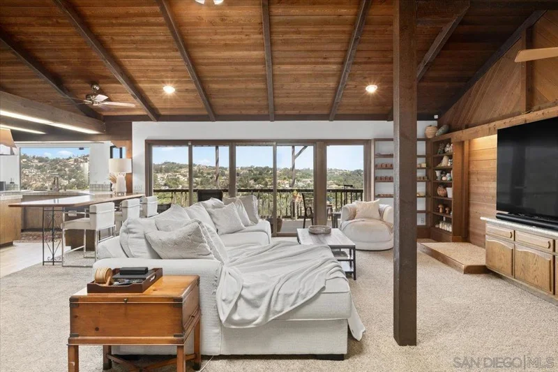 27619 High Vista Dr, Escondido, CA 92026