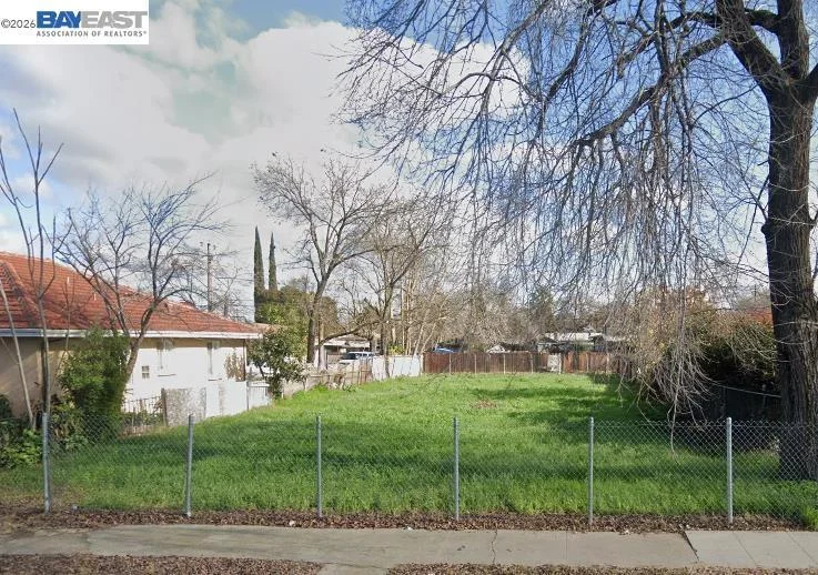 1444 S American St, Stockton, CA 95206