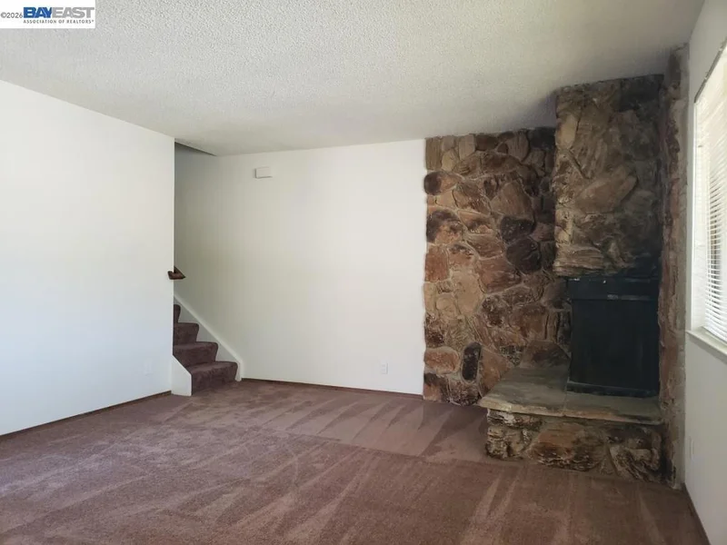 342 Washington Blvd photo 2