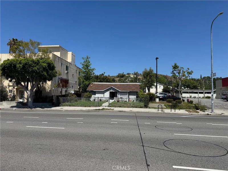 5077 Huntington N