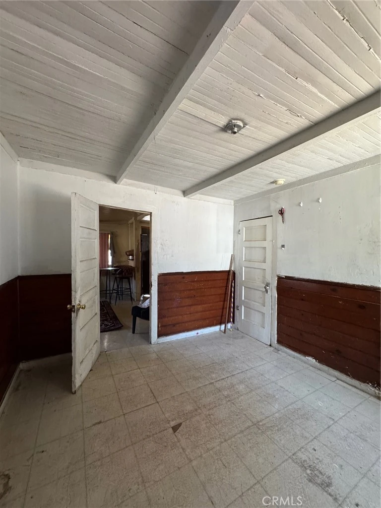 Interior 4
