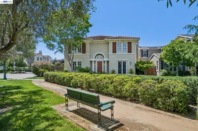 2408 Teal Ln