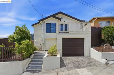 2469 Potter St photo 2