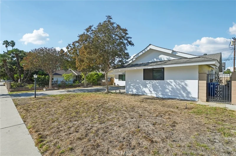 Photo 2 of 15937 Londelius Street