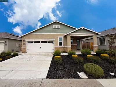 2080 Park Pl photo 2