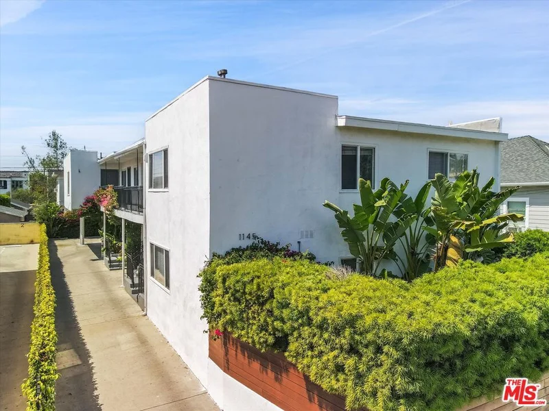 1145 Hoover, Los Angeles, CA 90029
