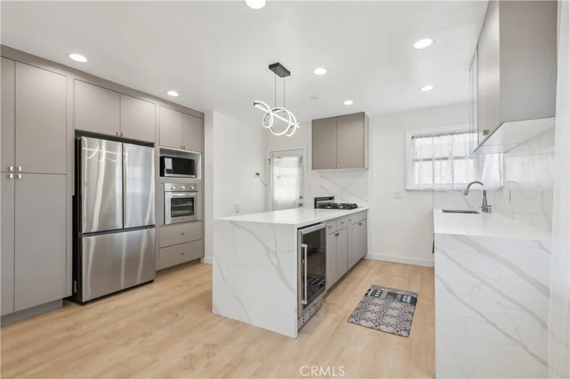 Photo 2 of 703 Avenue D
