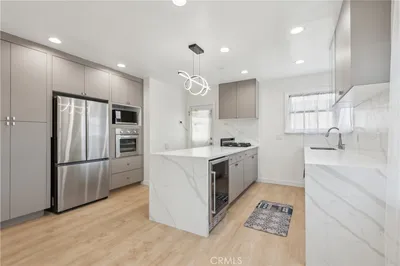 703 Avenue D photo 2