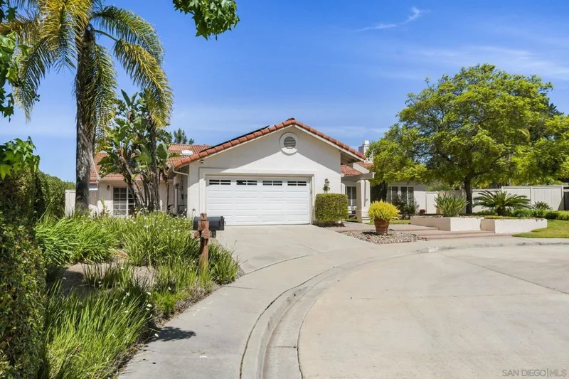 11762 Calle Vivienda, San Diego, CA 92128