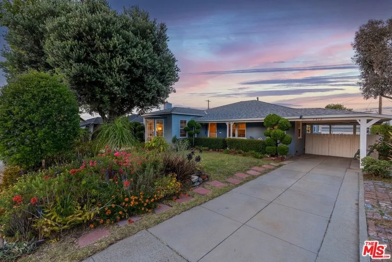 7912 Naylor Avenue, Los Angeles, CA 90045