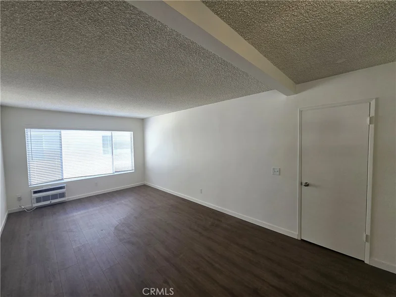 Photo 2 of 123 W Lomita Avenue 3
