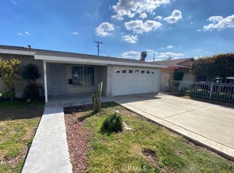 902 E Olive Street, Pomona, CA 91766