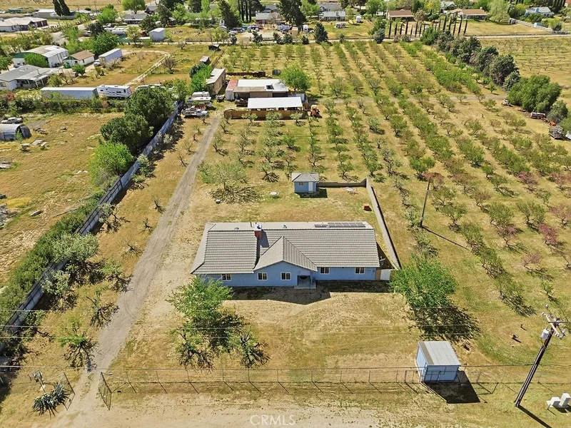 7624 E Avenue U photo 2