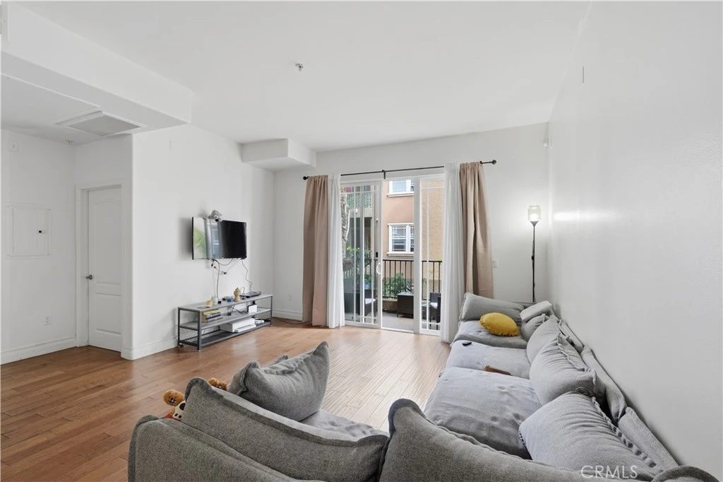 Interior 3