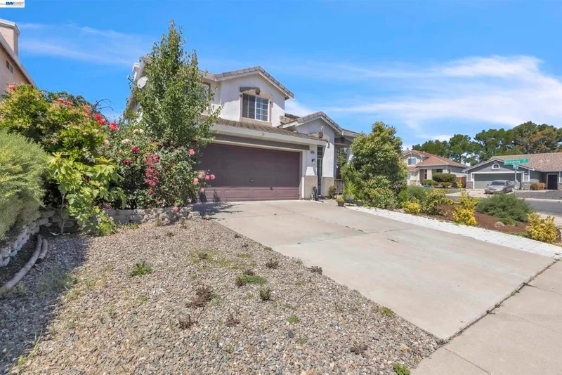 5059 Glenhollow Way photo 2