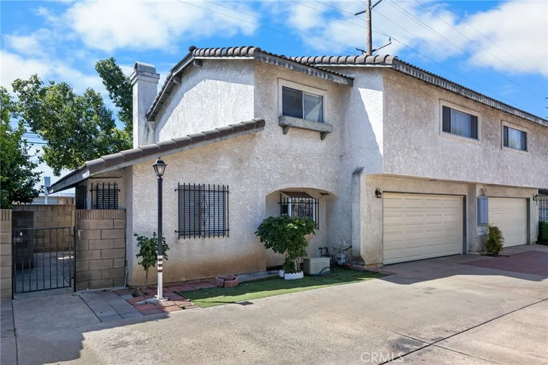 Photo 2 of 11855 Ramona Blvd