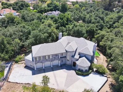 1089 Village Drive photo 2