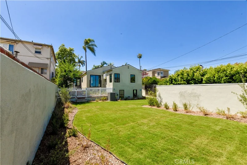 292 Granada photo 2