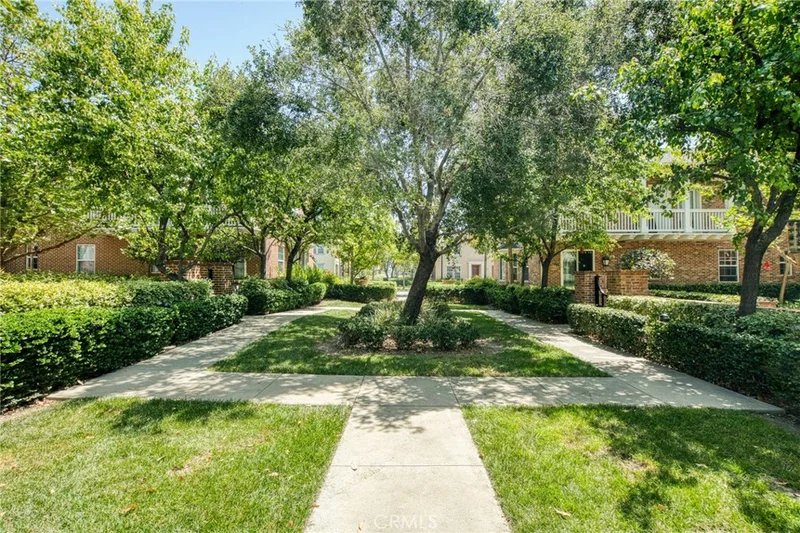 Photo 2 of 15247 Cambridge Street