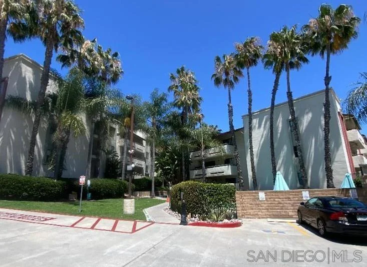 5885 El Cajon Blvd 116