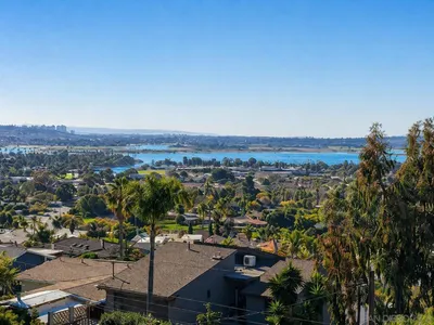 2415 La France St. photo 2