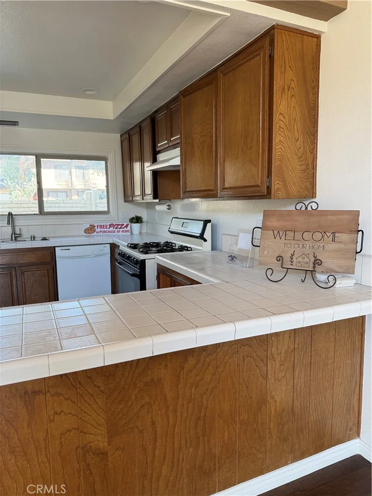 2618 N Tustin D/34 photo 2