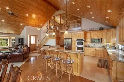 1186 Alameda Ct photo 2
