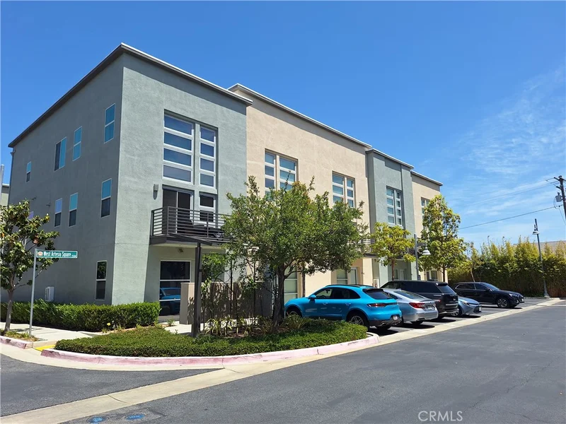 Photo 2 of 1504 W Artesia B