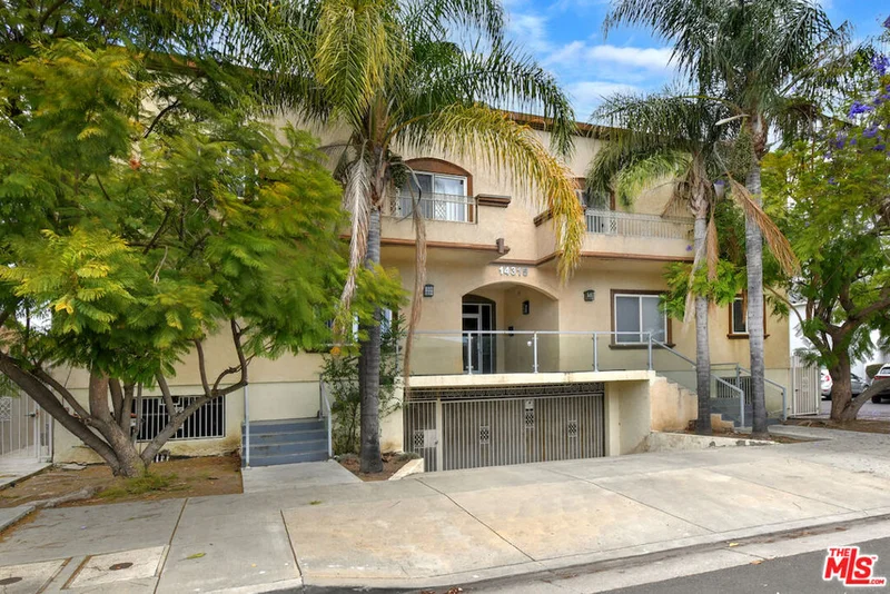Photo 2 of 14315 Magnolia Boulevard 101