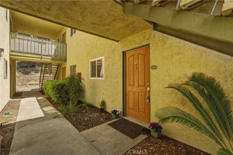 Photo 2 of 830 W Lincoln Avenue 180