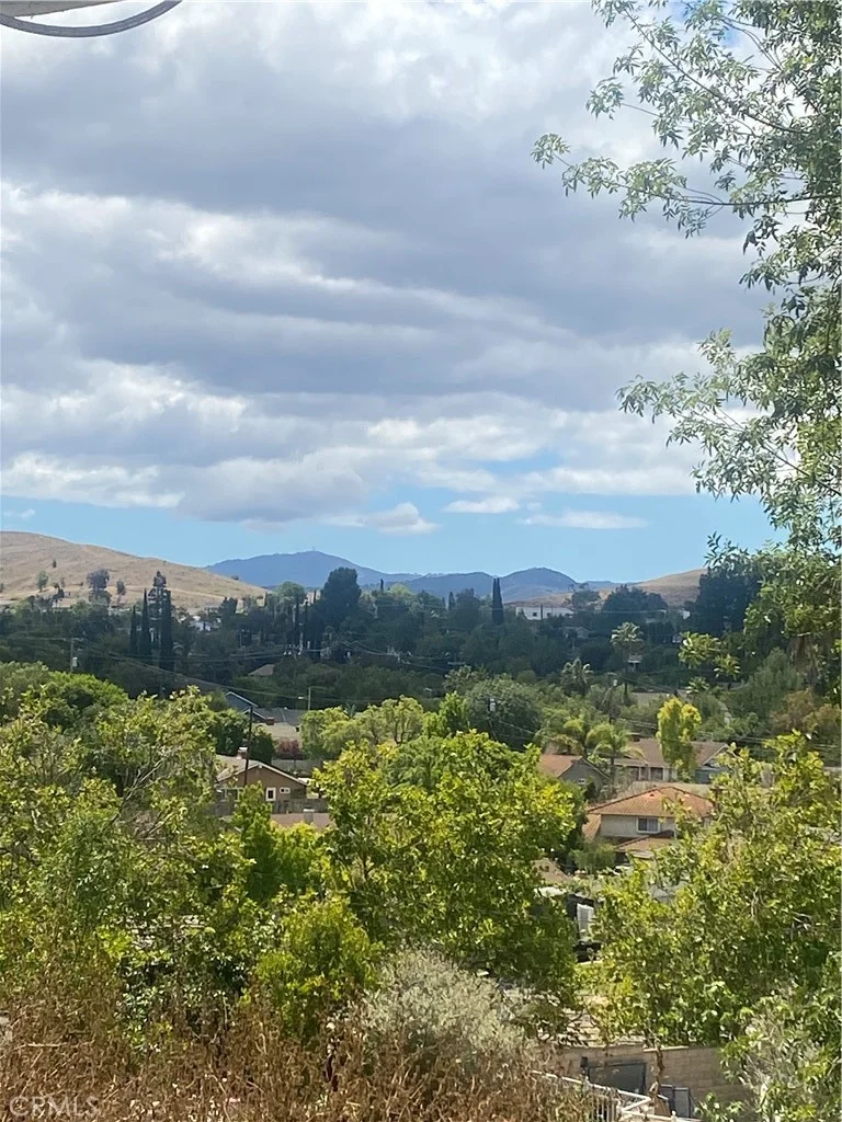 228 W Avenida De Las Flores