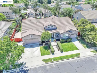 1660 Albani Pl photo 2