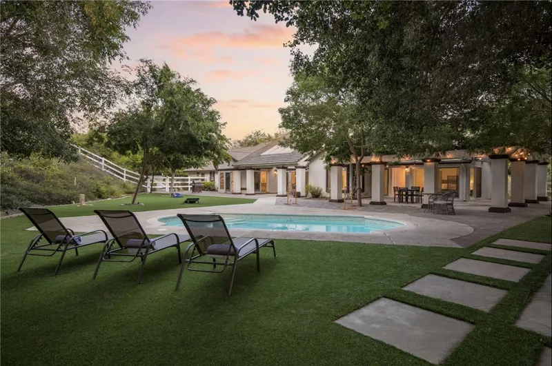 46245 Buenos Campos Dr, Temecula, CA 92590