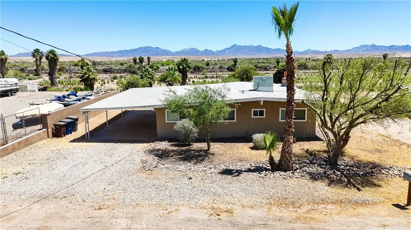 Photo 2 of 1526 Riviera Dr.
