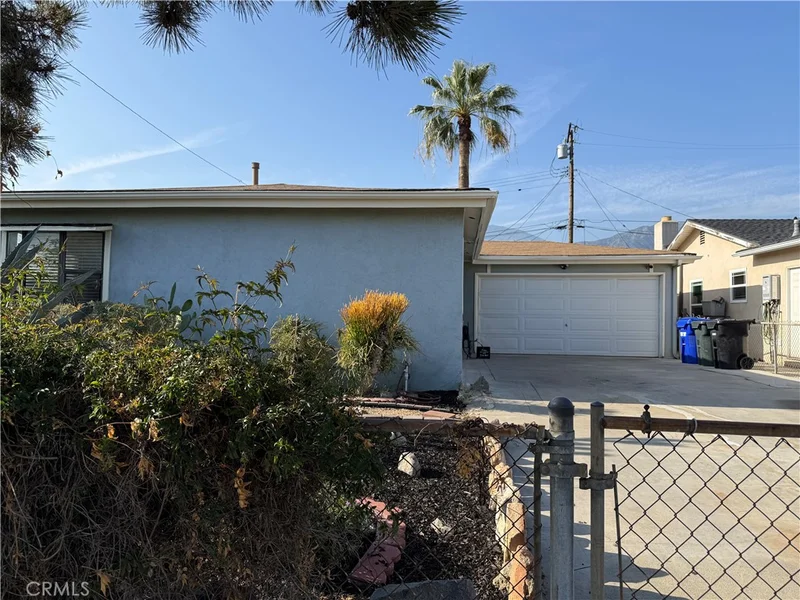 Photo 2 of 1353 Pengra Street