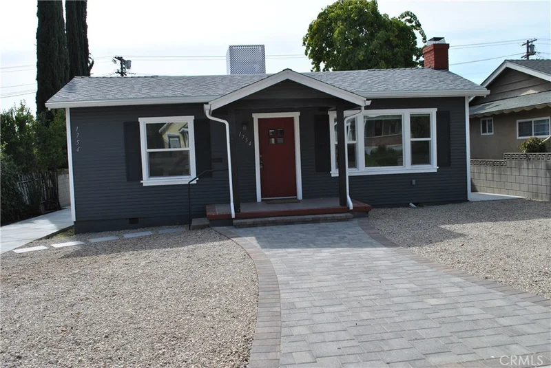 1754 Brigden Road photo 2