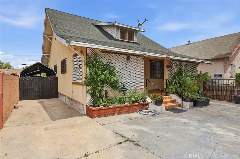 201 W 50th, Los Angeles, CA 90037