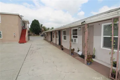 4986 Southern Avenue E photo 2